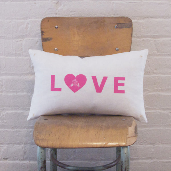 CUSHiON - LETTER - LOVE PiNK ON MiLKY WHiTE