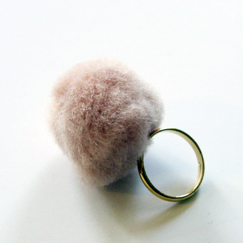 RiNG - iVORY POMPOM