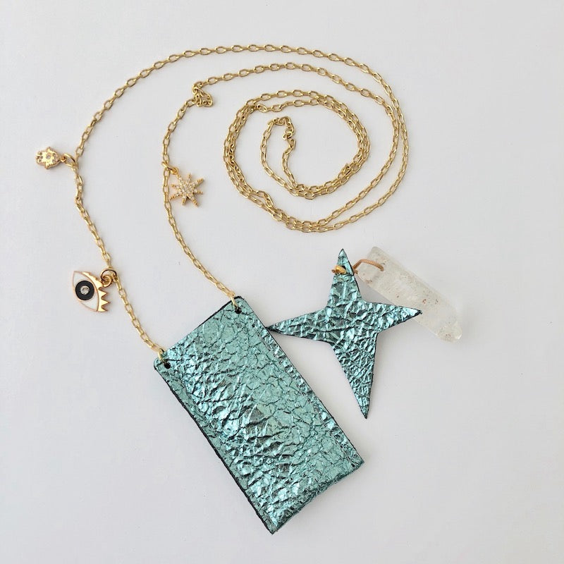 Amulet Crystal Necklace - Crinkle