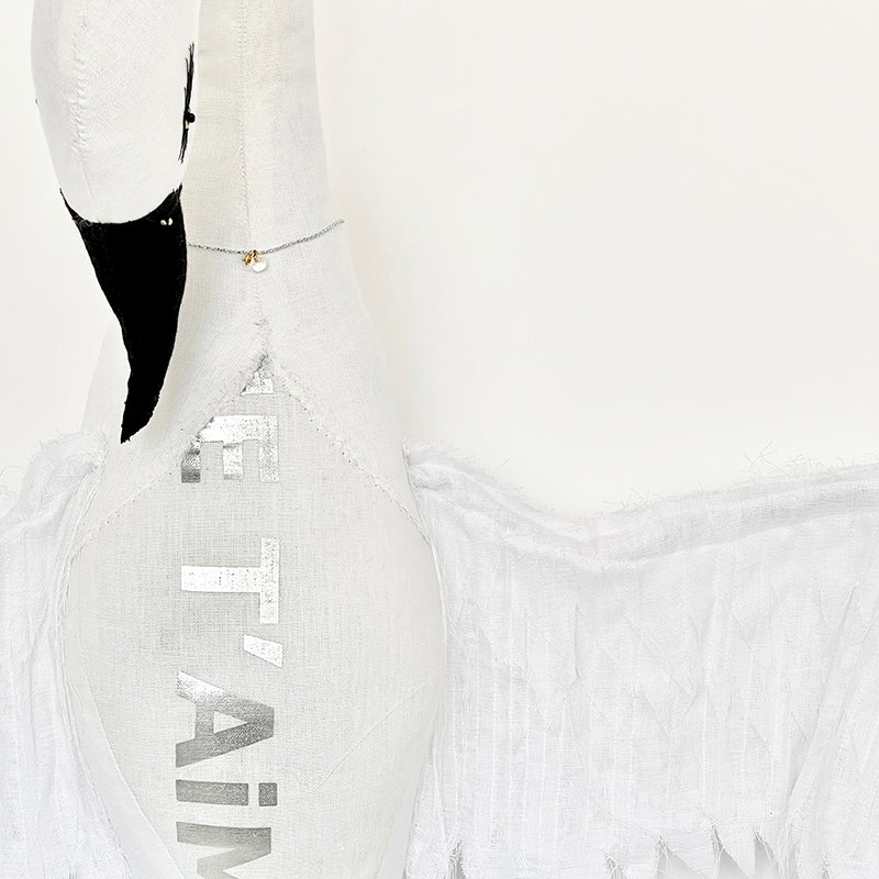 TAMAR MOGENDORFF - Je t'aime Wall mounted Swan in Silver – ATELiER