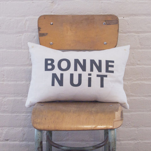 CUSHiON - LETTER - BONNE NUiT GRAY ON MiLKY WHiTE