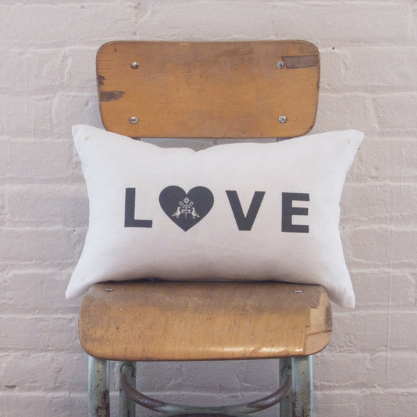 CUSHiON - LETTER - LOVE GRAY ON MiLKY WHiTE