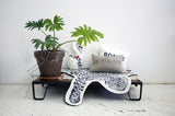 CUSHiON - LETTER - JE T'AiME SiLVER WHiTE ON COCONUT