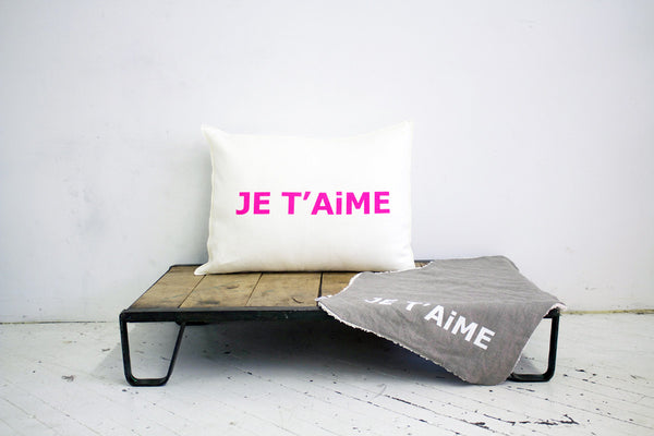 Je T'aime Blanket in Ivory